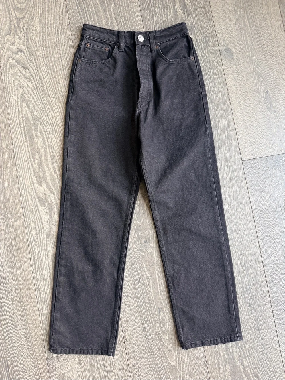 Zara Straight Leg Crop Jean in Black Size 2